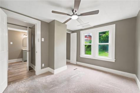 905 Rebecca Port Vue PA 15133