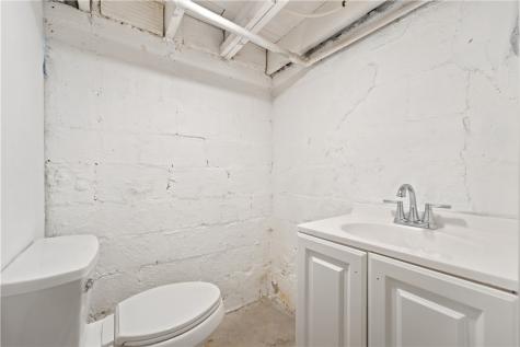 905 Rebecca Port Vue PA 15133