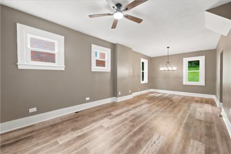 905 Rebecca Port Vue PA 15133