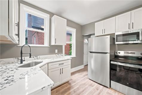 905 Rebecca Port Vue PA 15133
