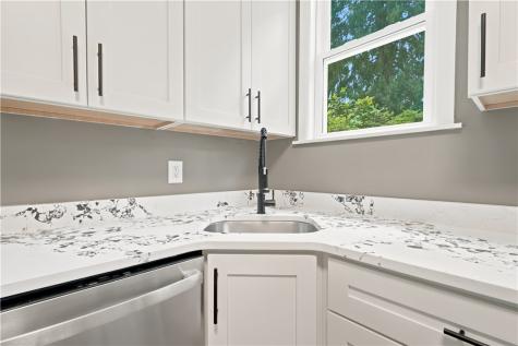 905 Rebecca Port Vue PA 15133