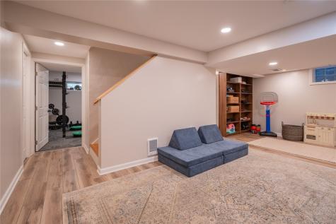 131 E Bruceton Road Pleasant Hills PA 15236