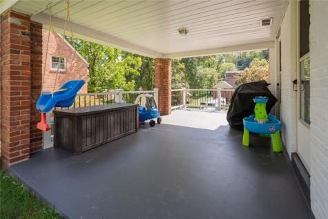 131 E Bruceton Road Pleasant Hills PA 15236