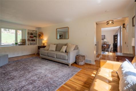131 E Bruceton Road Pleasant Hills PA 15236