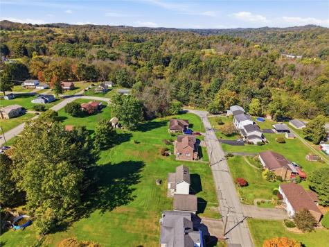 513 5th Street W Leechburg PA 15656