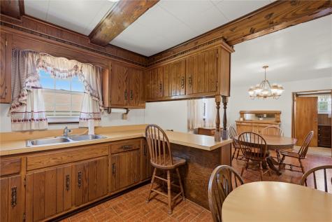 513 5th Street W Leechburg PA 15656