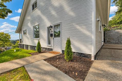 301 Silvis Street Jeannette PA 15644