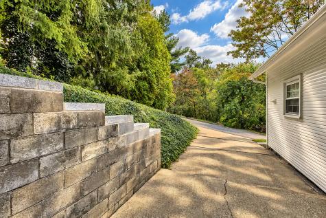 301 Silvis Street Jeannette PA 15644