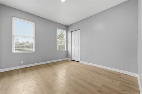 312 W Burgess Perry Hilltop PA 15214
