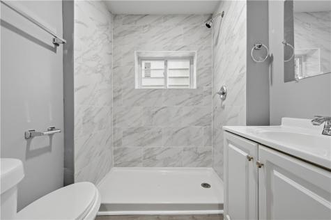 312 W Burgess Perry Hilltop PA 15214
