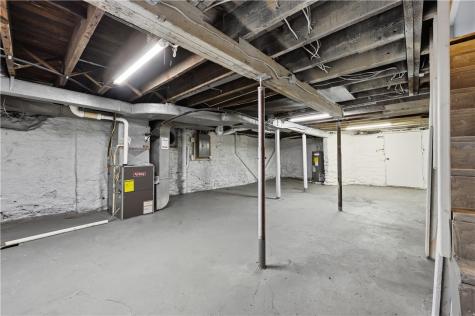 312 W Burgess Perry Hilltop PA 15214