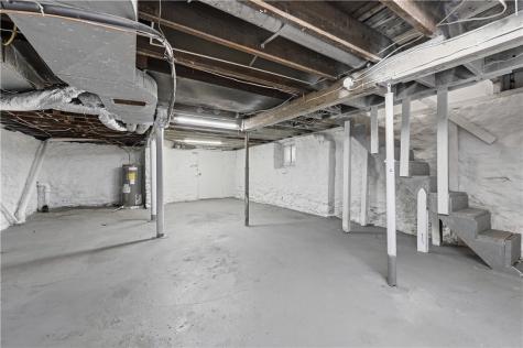 312 W Burgess Perry Hilltop PA 15214