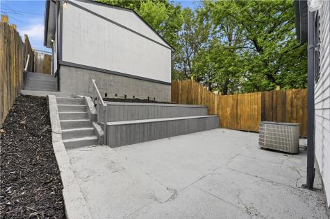 312 W Burgess Perry Hilltop PA 15214