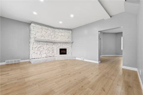 312 W Burgess Perry Hilltop PA 15214