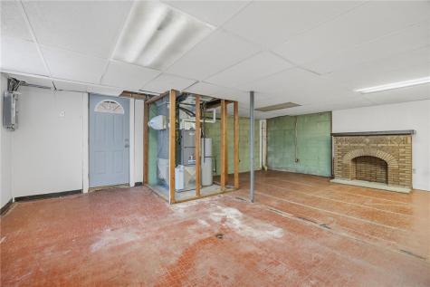 114 Senate Drive Pleasant Hills PA 15236