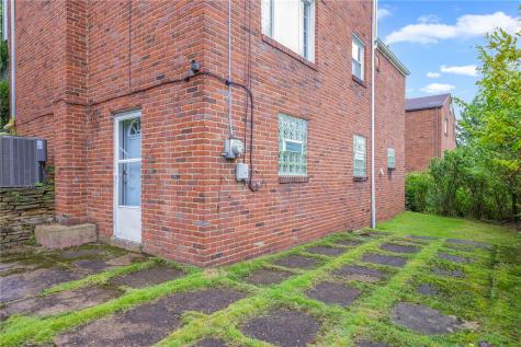 114 Senate Drive Pleasant Hills PA 15236