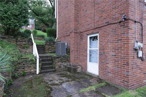 114 Senate Drive Pleasant Hills PA 15236