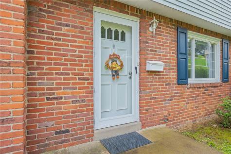 114 Senate Drive Pleasant Hills PA 15236