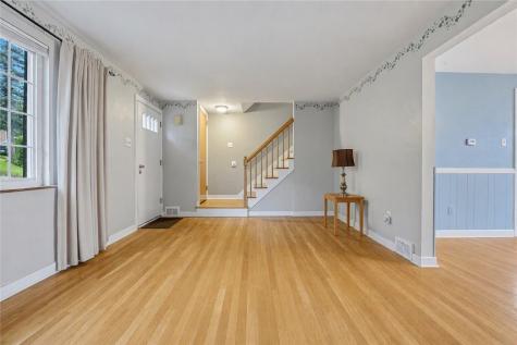 114 Senate Drive Pleasant Hills PA 15236