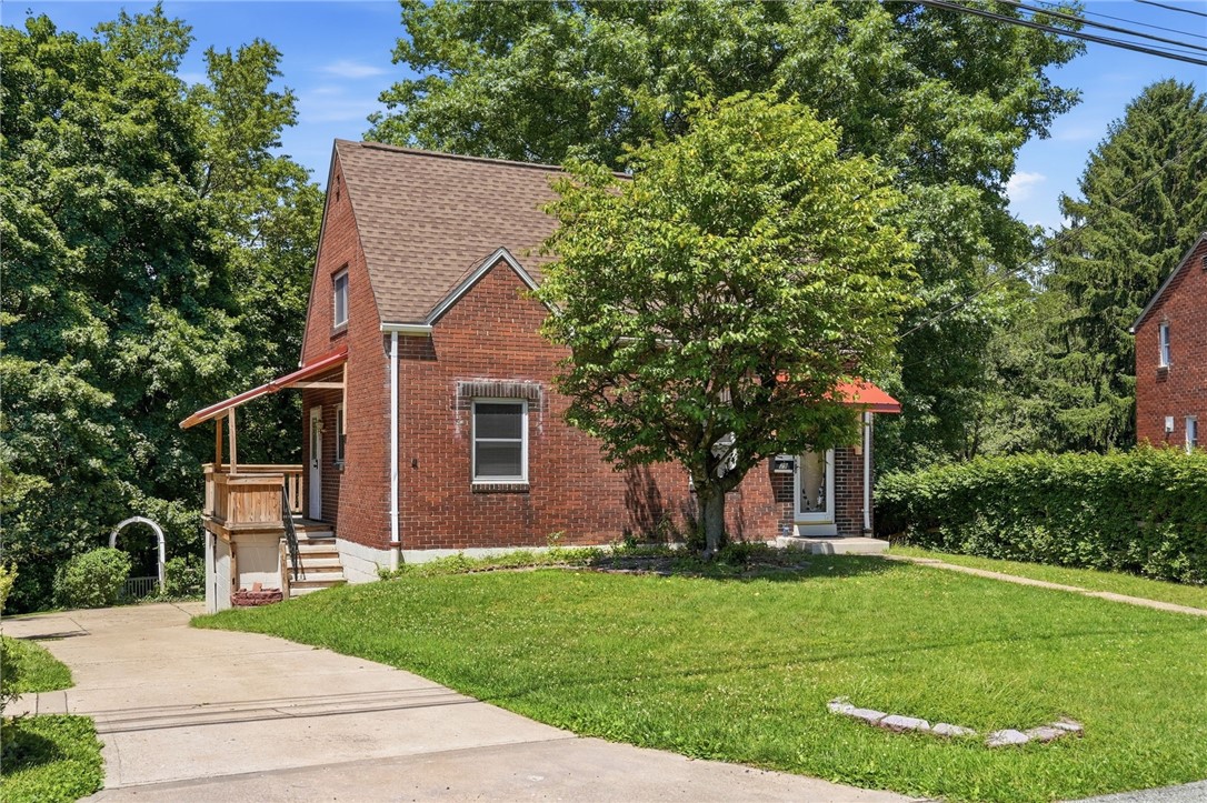 29 Garden Terrace Churchill Boro PA 15221