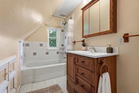 29 Garden Terrace Churchill Boro PA 15221