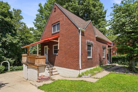 29 Garden Terrace Churchill Boro PA 15221