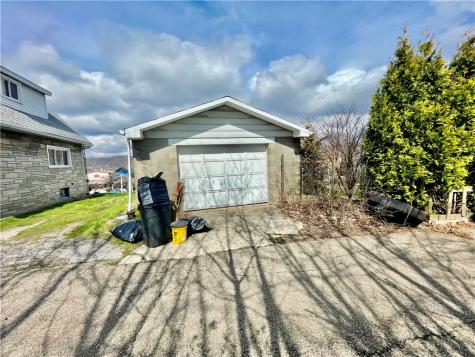746 6th Avenue Coraopolis PA 15108