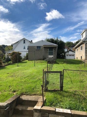 746 6th Avenue Coraopolis PA 15108