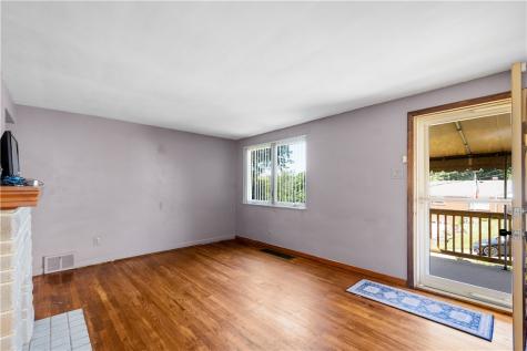 443 Conniston Avenue Bon Air PA 15210