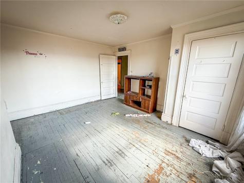248 E Fulton Street City Of But Ne PA 16001