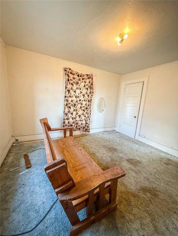 248 E Fulton Street City Of But Ne PA 16001