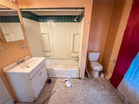 248 E Fulton Street City Of But Ne PA 16001