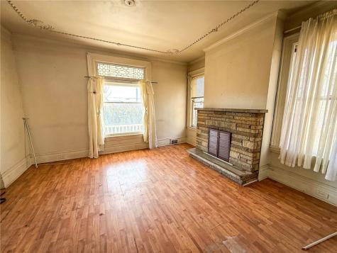 248 E Fulton Street City Of But Ne PA 16001