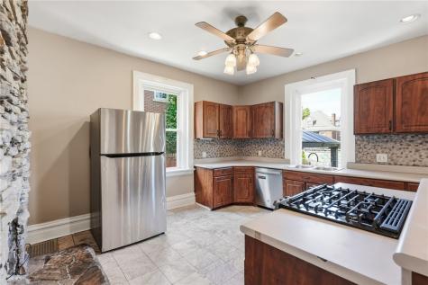 5459 Hays Street Highland Park PA 15206