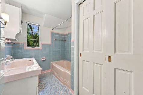 103 Woodland Drive Mt Lebanon PA 15228