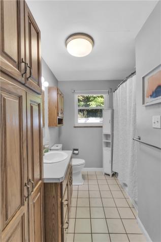 136 N Hazen Avenue Ellwood City PA 16117