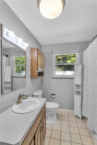 136 N Hazen Avenue Ellwood City PA 16117