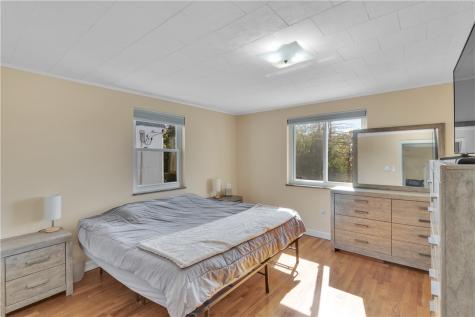 136 N Hazen Avenue Ellwood City PA 16117