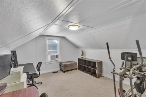 136 N Hazen Avenue Ellwood City PA 16117