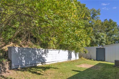 136 N Hazen Avenue Ellwood City PA 16117