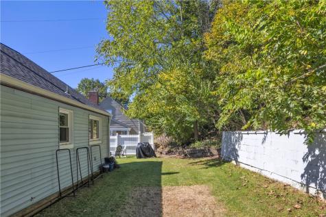 136 N Hazen Avenue Ellwood City PA 16117