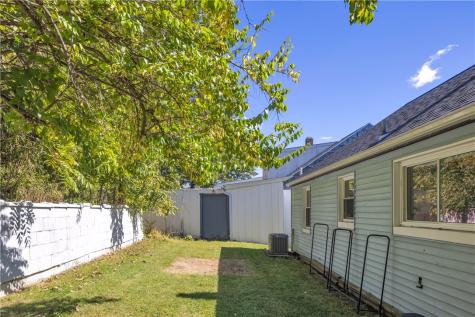 136 N Hazen Avenue Ellwood City PA 16117