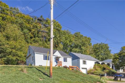 136 N Hazen Avenue Ellwood City PA 16117
