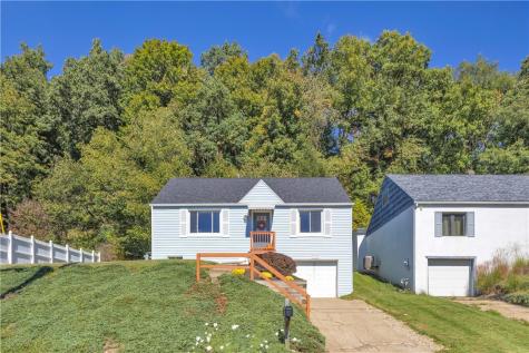 136 N Hazen Avenue Ellwood City PA 16117