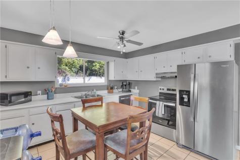 136 N Hazen Avenue Ellwood City PA 16117