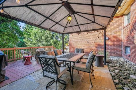 19 Sigrid Drive Carnegie PA 15106