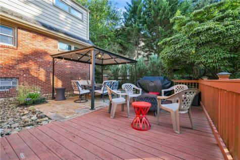 19 Sigrid Drive Carnegie PA 15106