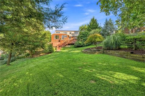 19 Sigrid Drive Carnegie PA 15106