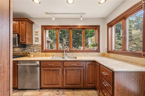 19 Sigrid Drive Carnegie PA 15106