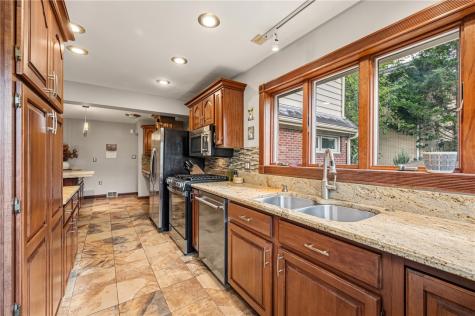 19 Sigrid Drive Carnegie PA 15106